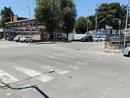 Pedoni sempre a rischio. Strisce sbiadite o cancellate