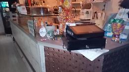 Furto al bar “B&J”. Presi i soldi dal registratore di cassa