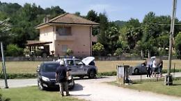 Esce fuori strada e finisce con l'auto in un fossato. Paura per un sacerdote
