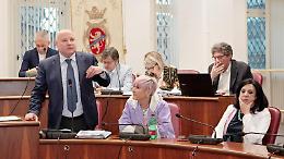 Adriano Piacentini allontana la crisi. FdI blinda il sindaco