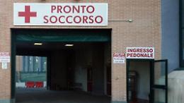 Trans va in ospedale per un'appendicite e lo sottopongono al test di gravidanza: si torna in aula