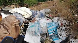 Discarica abusiva nel centro storico. Si cercano i responsabili