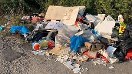 Discarica abusiva in via Cese. Incivili ancora all'opera