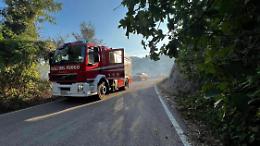 Incendio in località Casalotti. Vigili del fuoco sul posto