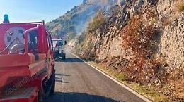 Incendio a Colle San Magno. Mezzi aerei cercano di domare le fiamme