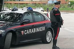 Si introduce in casa della madre e la minaccia di morte. Arrestato