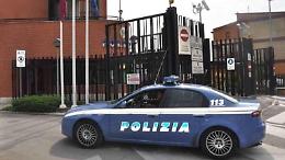 Rapinato e picchiato: arrestate tre persone