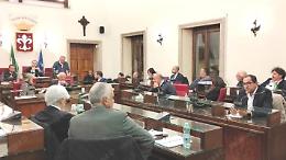 Deleghe, respinte tutte le mozioni