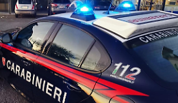 Giovane nigeriano derubato nel parcheggio del supermercato