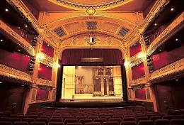 La visione del teatro di Gigi Proietti. Domani la presentazione del primo docu-libro sull'artista