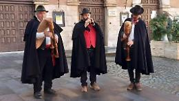 Tornano gli zampognari nel borgo