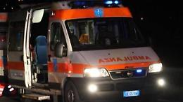 Incidente nella notte: auto esce fuori strada. Feriti due ventenni