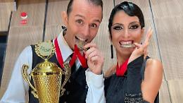 Elettra e Luca premiati in Comune per i brillanti risultati nella danza