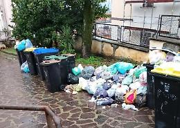 Una discarica a cielo aperto in via del Cipresso