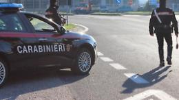 Fermati al distributore con una mazza da baseball e un manganello