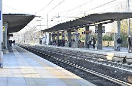 Ancora disagi per i pendolari. Treni bloccati per un guasto