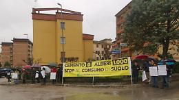 Sit-in al cantiere “I portici”. La protesta delle associazioni