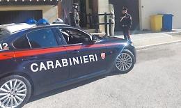 Sorpreso a rubare in un appartamento. Bloccato con il taser e arrestato