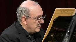 Un concerto in biblioteca con tre grandi nomi della musica