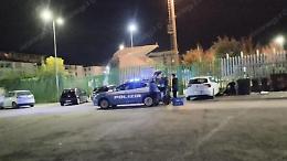 Gli strappano il portafoglio dalle mani. Scippata una coppia di cinesi