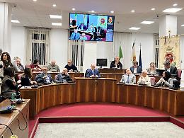 Terremoto al Comune. Sardellitti si dimette, la crisi politica è grave
