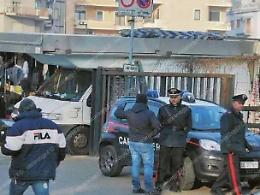 Blitz anti-accattonaggio: allontanati oltre trenta mendicanti di mestiere