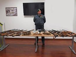 Armi e munizioni da guerra nascoste in un pozzo: la Finanza denuncia un 60enne