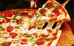 Pizza indigesta: un'allegra cena tra adolescenti si trasforma in un incubo. Tutti in ospedale