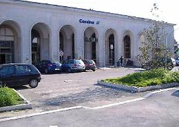 Molesta una minorenne vicino la stazione, denunciato un cinquantasettenne