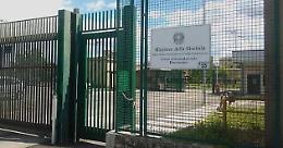 Inchiesta nel carcere di Frosinone. Cellulari ai detenuti: un sistema collaudato