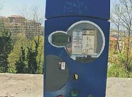 Parcometri senza bancomat? Allora le strisce blu possono essere gratuite