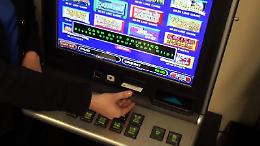 Videolottery: gioca quaranta euro e vince un "tesoretto". Subito scoppia la festa