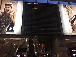 Guasto al sistema elettrico: Termini nel caos e linee ferroviarie bloccate. Si pensa anche agli hacker