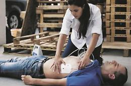 Defibrillatori "finti" nelle scuole: non tutti sanno usarli e in molti casi non si sa dove siano