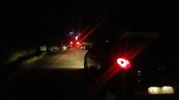 Auto distrutta dalle fiamme su via Appia. Mamma e bimbo salvi solo per miracolo