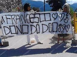 Incrocio di fedeli ad alta tensione per il Bambinello