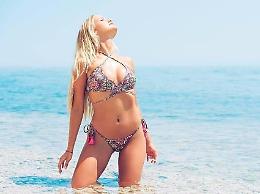 [GOSSIP - FOTO] Mercedesz Henger: un'estate tra fornelli e tante sfilate