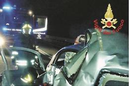 Muore travolto da un drogato: schianto fatale sulla via del mare