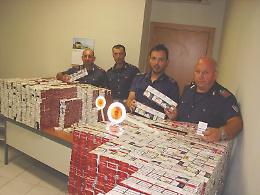 Trovati con 139 chili di sigarette nascosti in auto: arrestati quattro uomini
