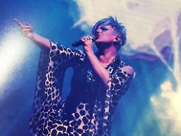 Manuela Villa fa tappa a Collelavena: stasera il concerto dell'artista romana