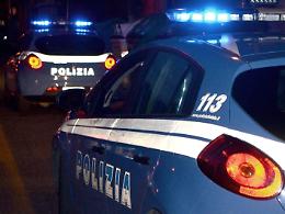 Minacciano di morte e picchiano il vicino di casa: marito e moglie denunciati