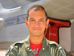 Aereo caduto a Terracina, toccante lettera della madre del pilota: "Una parte di me sarà sempre nel vostro mare"
