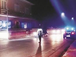 Amiche travolte da un'auto: gravi