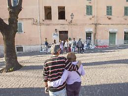 Della dedica a Emanuele Morganti in piazza Regina Margherita nessuna traccia