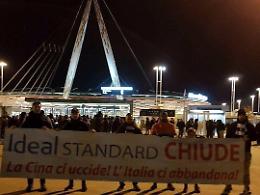 Chiusura Ideal Standard: la protesta dei lavoratori arriva allo Juventus Stadium