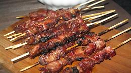 Via libera allo street food contadino: gli arrosticini battono il kebab