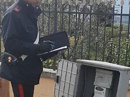 Un congegno per alterare il consumo elettrico: intervengono i carabinieri
