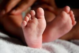 Una raccolta fondi per la famiglia del bimbo di 5 mesi morto in Puglia