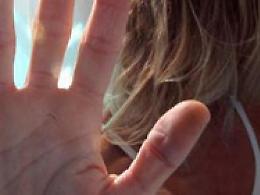 Si masturba davanti alle liceali: operai arrestato, ma torna subito in libertà