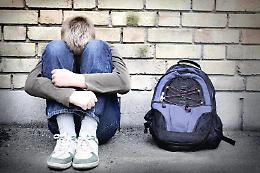 Fragili e insicuri: il "mal di vivere" che colpisce i giovani